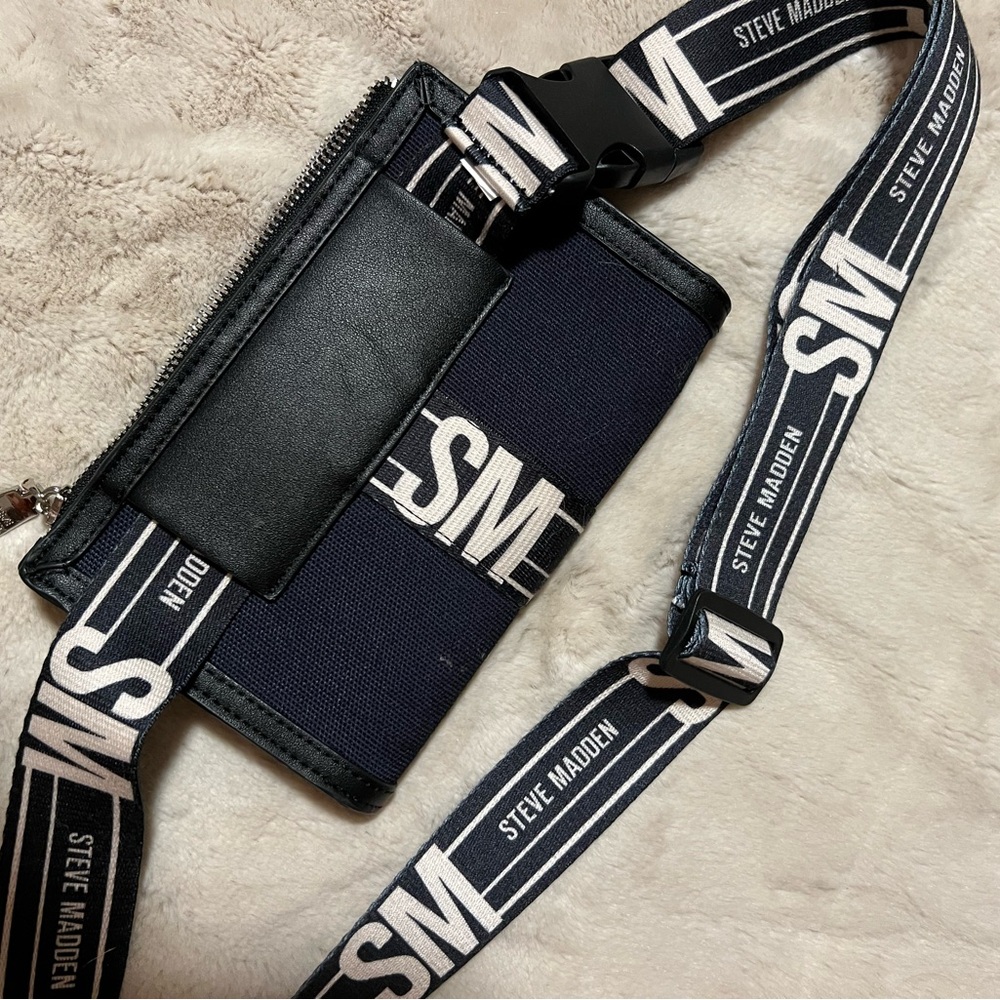 Navy Steve Madden Belt Bag w/Logo Strap